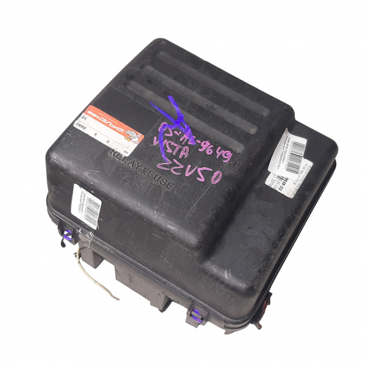 Блок реле (под капот) Toyota Vista/ Ardeo '98-'03 контрактный