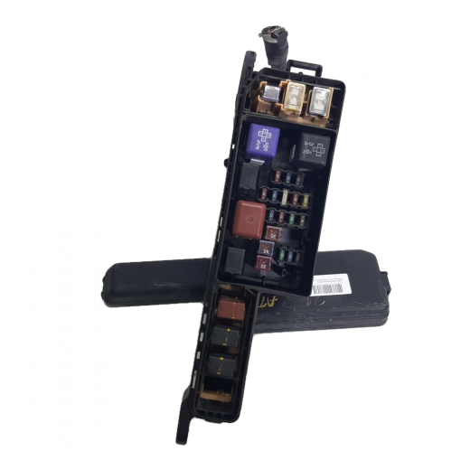 Блок реле (под капот) Toyota Caldina '97-'02/ Carina '98-'01/ Corona Premio '97-'01 контрактный