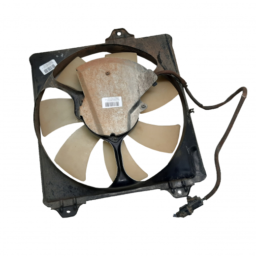 Вентилятор радиатора Toyota Rav4 '00-'05 (1AZ-FE, 1ZZ-FE, 2AZ-FE, 1AZ-FSE) правый A/C контрактный