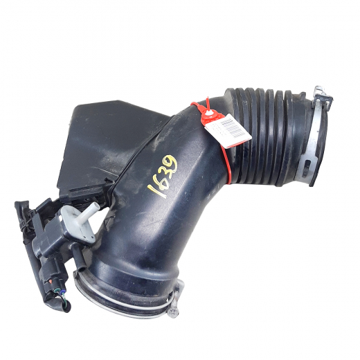 Патрубок воздушного фильтра Toyota Rav4 '12-'19 (2AR-FE) контрактный