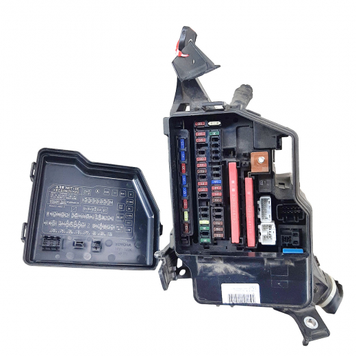 Блок реле (под капот) Lexus RX '08-'15 контрактный