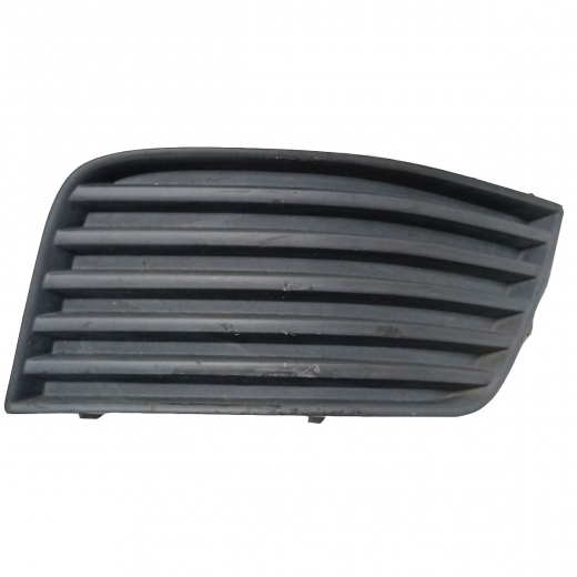 Заглушка бампера Toyota Opa '00-'05 переднего левая под противотуманку Контрактный