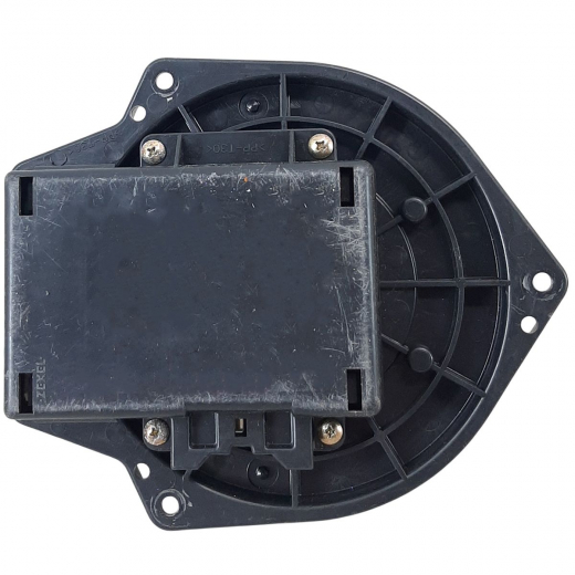 Моторчик печки Nissan Wingroad '99-'06/ AD '99-'08/ Bassara '99-'03/ Presage '98-'03/ Serena '99-'05/ Mazda Familia Van '99-'08 без крыльчатки контрактный