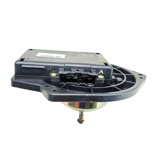 Моторчик печки Nissan Wingroad '99-'06/ AD '99-'08/ Bassara '99-'03/ Presage '98-'03/ Serena '99-'05/ Mazda Familia Van '99-'08 без крыльчатки контрактный