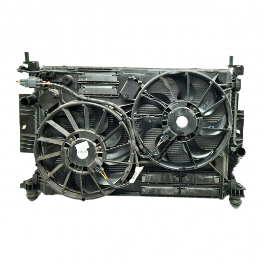Радиатор охлаждения Ford Focus '11-'25/ Kuga '13-'19 (M8D, M9D, M9M) AT контрактный в сборе