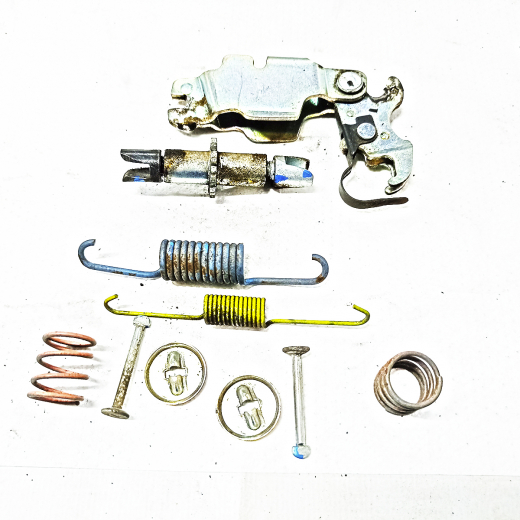 Регулятор/ механизм разводки колодок Lexus Is '13-'19 левый З/ПР контрактный