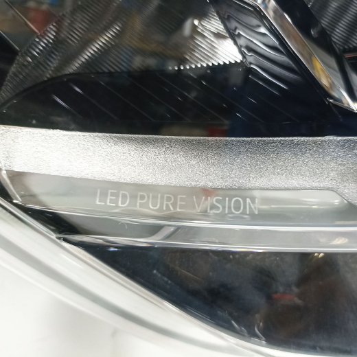 Фара Renault Arkana '18-'25 правая led (260105307R) контрактная