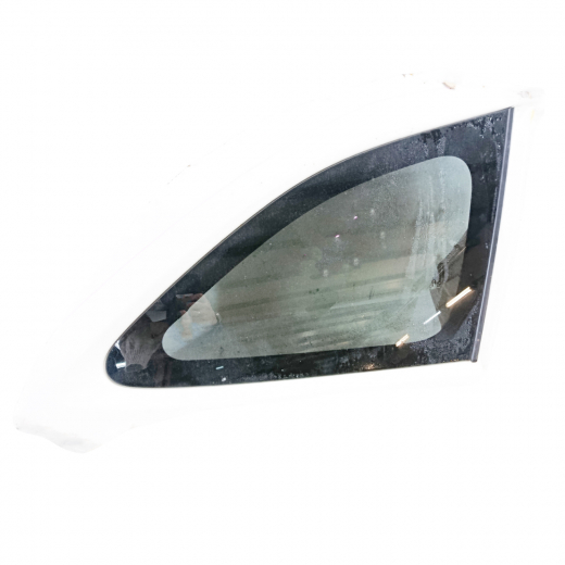 Стекло боковое в кузов Subaru Levorg '14-'20 заднее правое контрактное