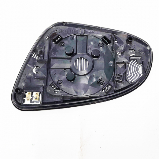 Зеркало боковое (элемент) Toyota Isis '13-'17 правый контрактный