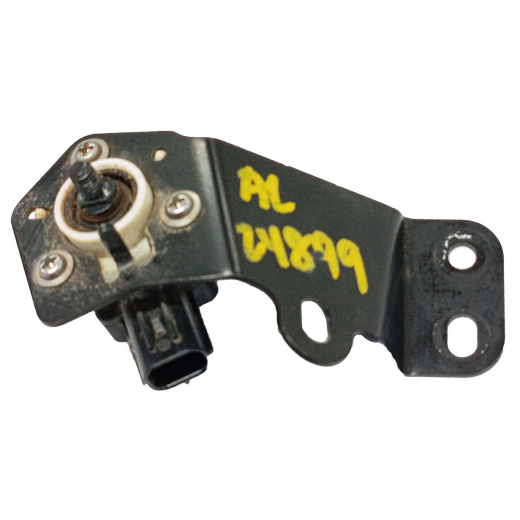 Датчик контроль высоты контрактный 8940842010 задний