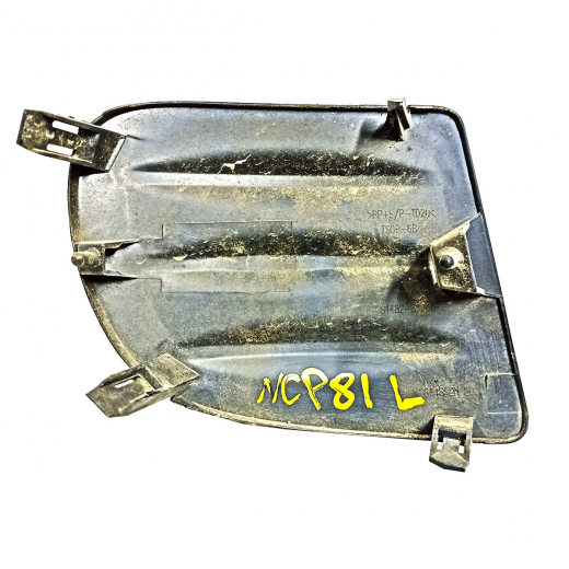 Заглушка бампера Toyota Sienta '06-'15 переднего левая Контрактный