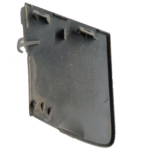 Заглушка бампера Toyota Vitz '10-'14 переднего правая Контрактный 