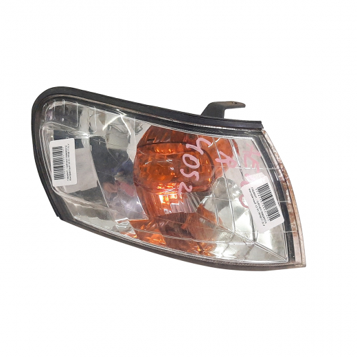 Габарит Toyota Corolla Wagon '97-'00 правый (13-51) контрактный