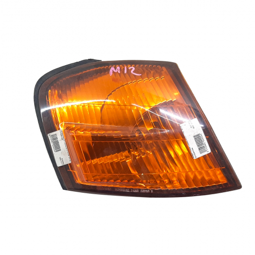 Габарит Nissan Liberty '99-'01 правый желтый (34-38) контрактный